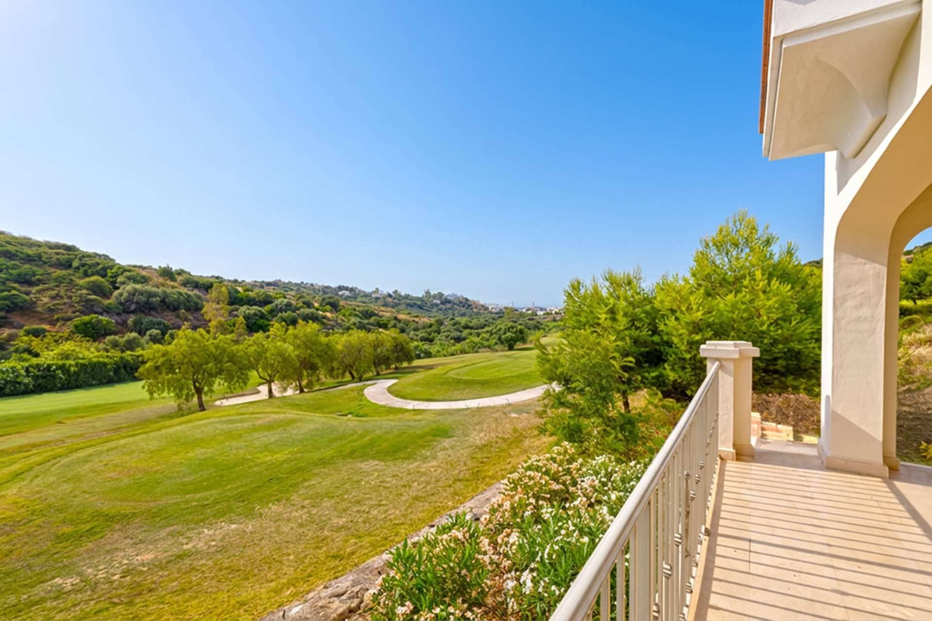 Altoasis — three bedroom homes in Azata Golf, Estepona (5 of 10)