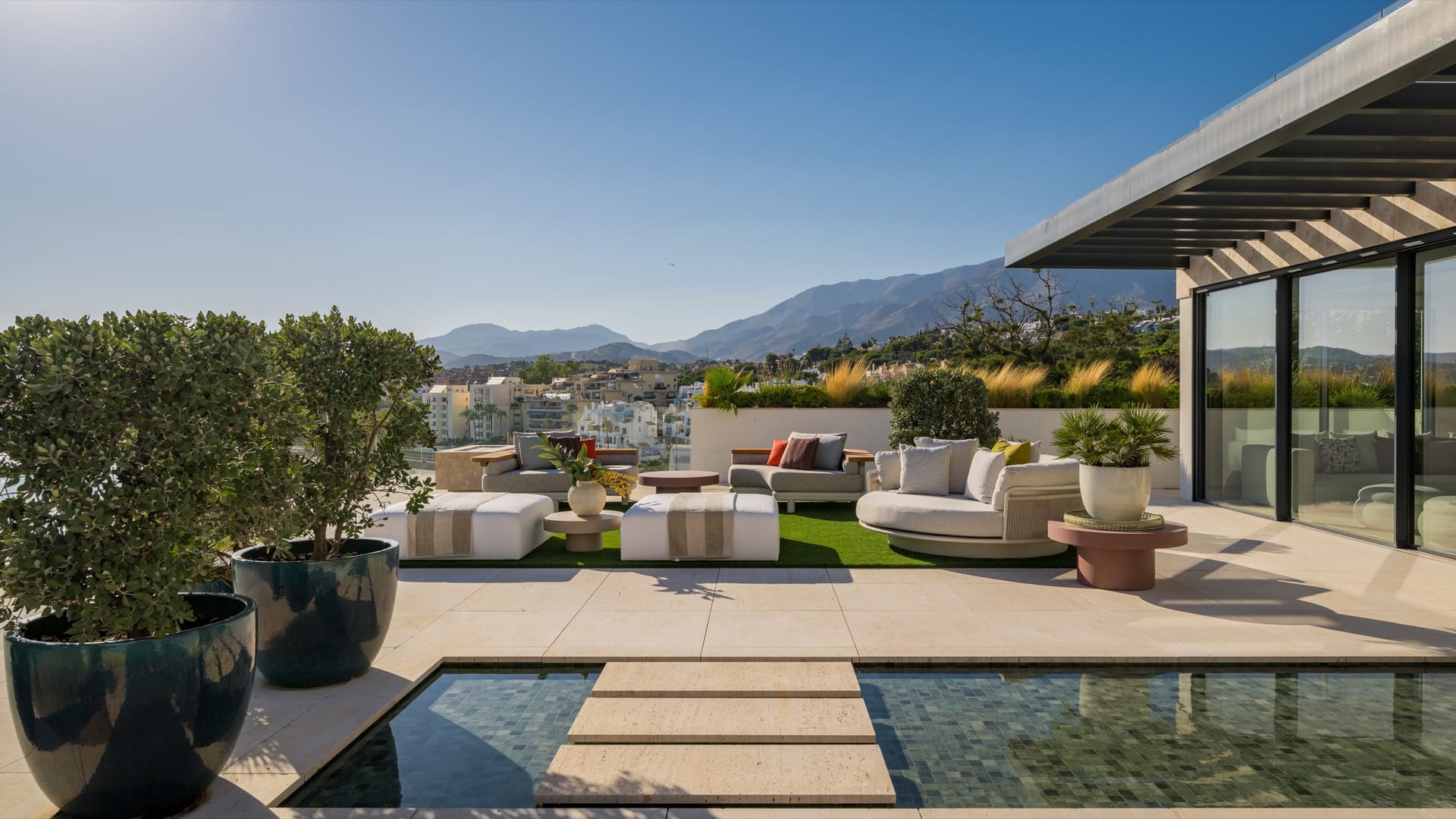 Atelier 4 — two to four bedroom apartments in Playa del Cristo, Estepona (3 of 10)