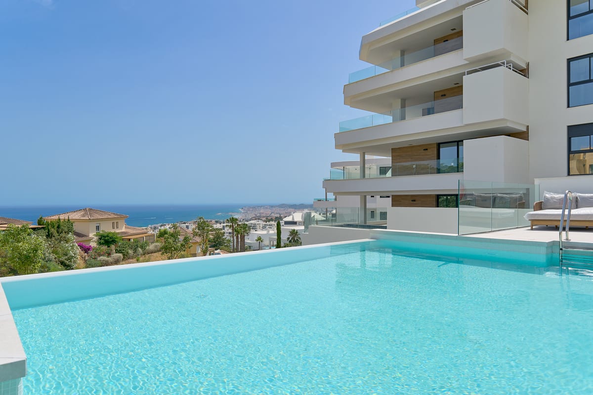 The outdoor pool, above the gardens and looking south. Aura Higuerón, El Higuerón, Fuengirola.