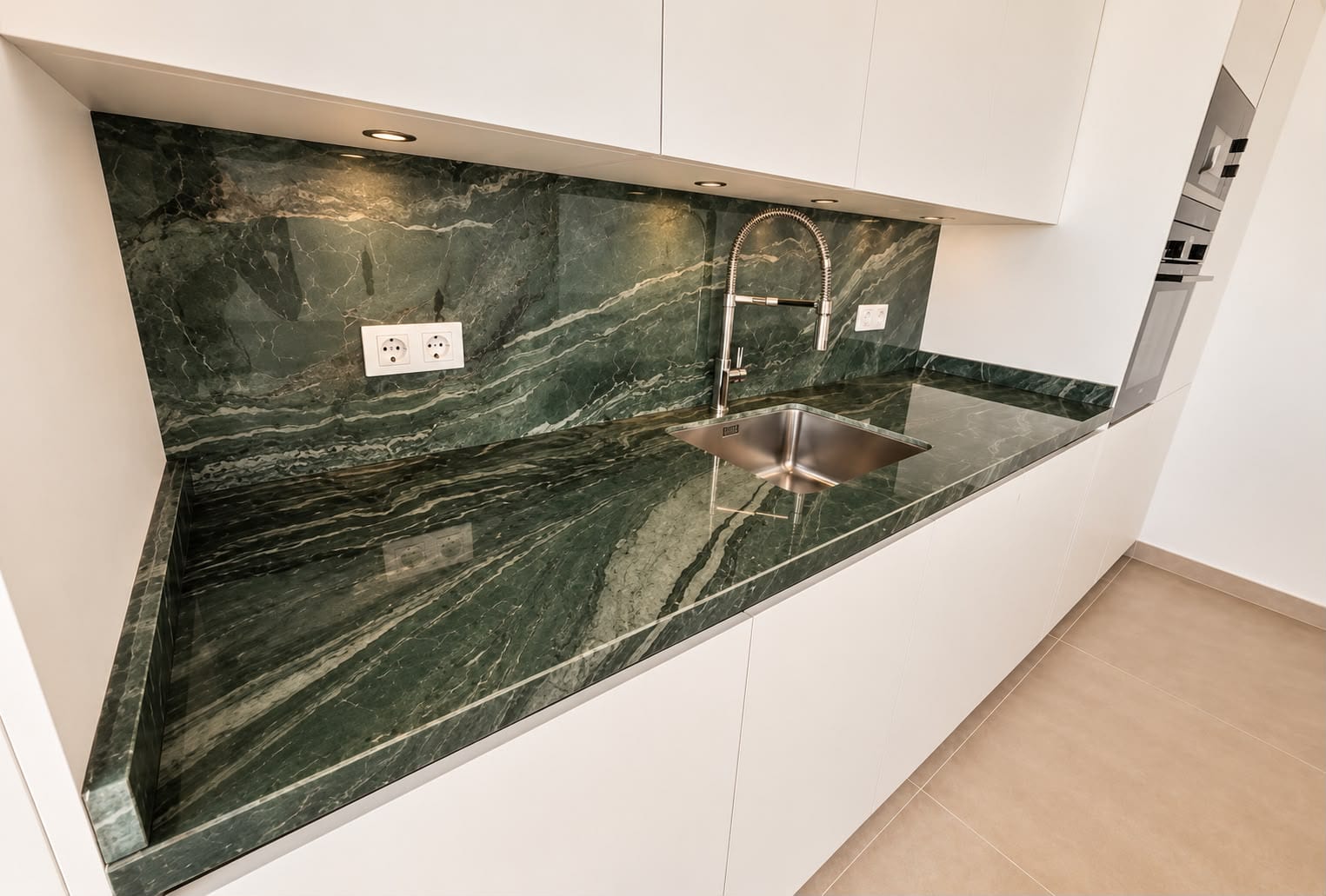 Costafiore Gardens — two and three bedroom apartments in Arroyo Enmedio, Estepona (5 of 11)