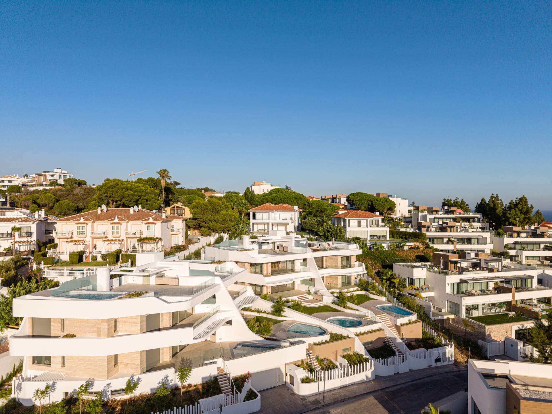 Golden Eight — three bedroom apartments in Cabopino, Marbella (1 of 11)