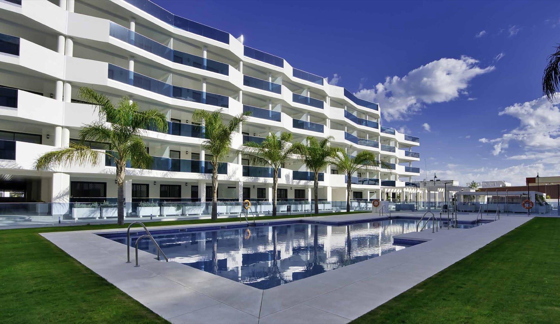 The pool of the finished first phase. Jardines de las Lagunas II, Las Lagunas, Mijas.