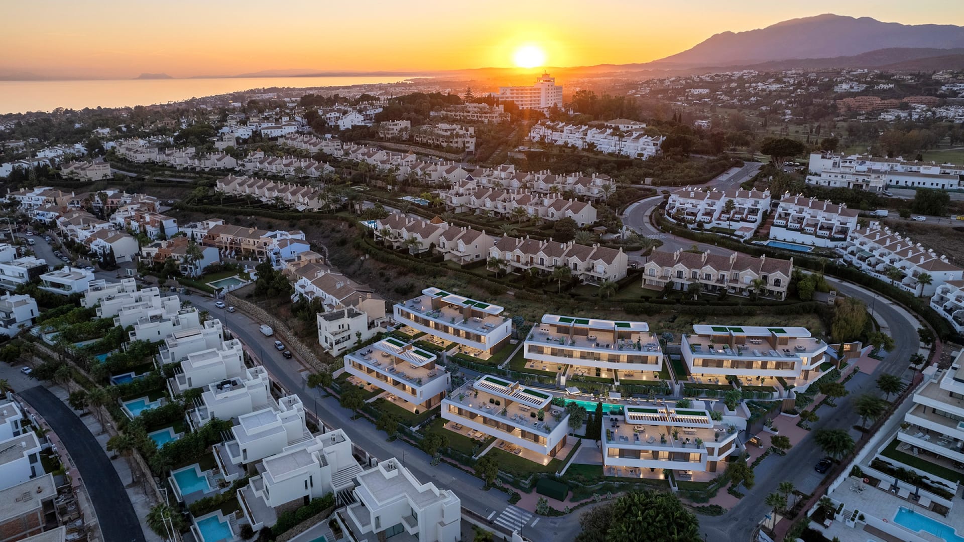 Lyra Residences — four bedroom homes in El Campanario, Estepona (1 of 6)