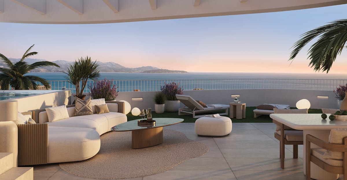 A penthouse terrace, with its own pool and seating area. Magna Torremolinos, La Carihuela, Torremolinos.