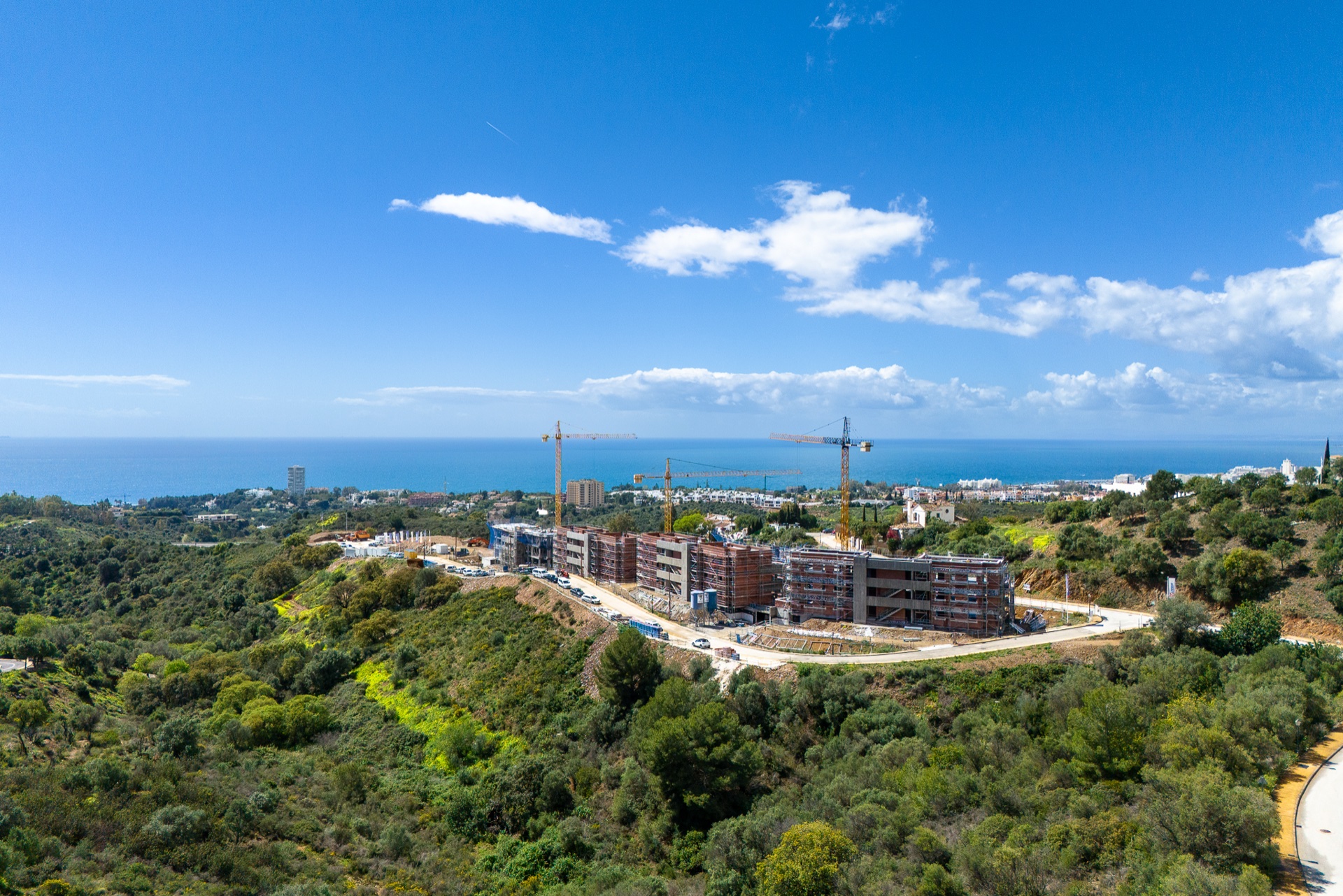 Quintessence — two and three bedroom apartments in Altos de los Monteros, Marbella (11 of 13)