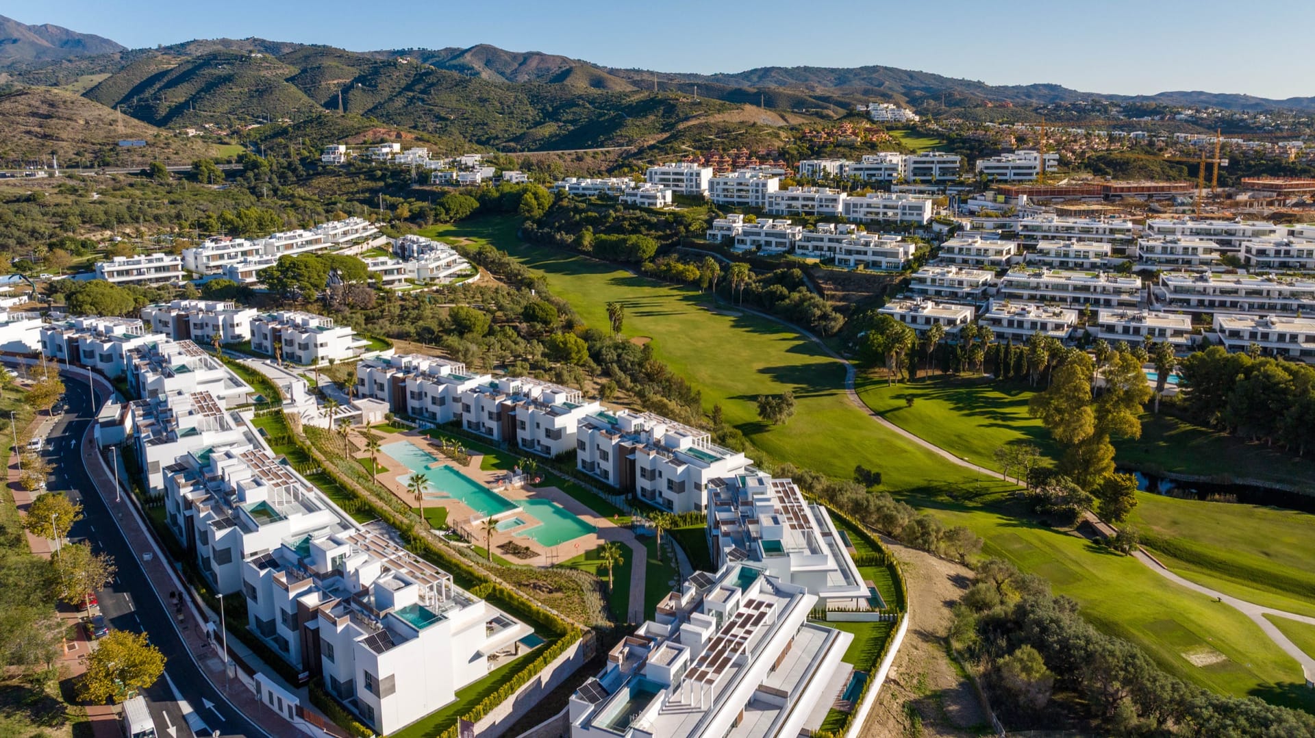 Santa Clara Homes — three bedroom apartments in Los Monteros, Marbella (2 of 9)