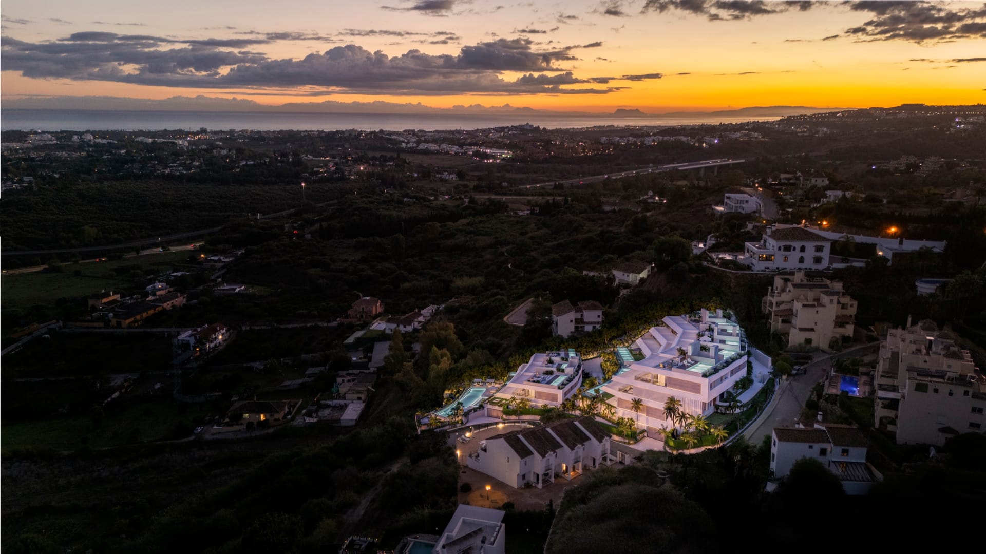 Solenne — two and three bedroom apartments in Los Almendros, Benahavís (1 of 16)
