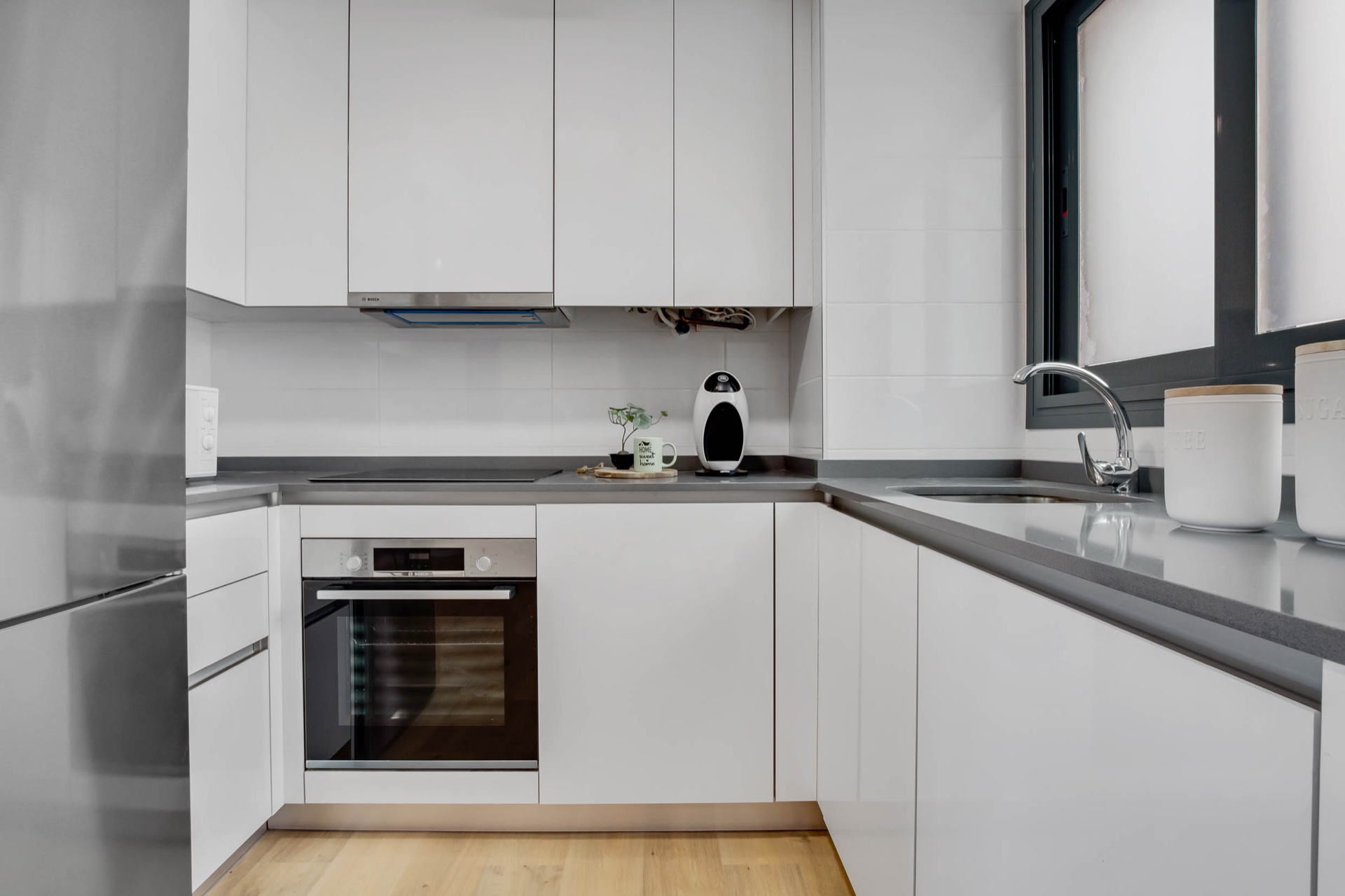 The kitchen, with the hob, oven and extractor already in place. Suite Mijas Phase One, Las Lagunas de Mijas, Mijas.