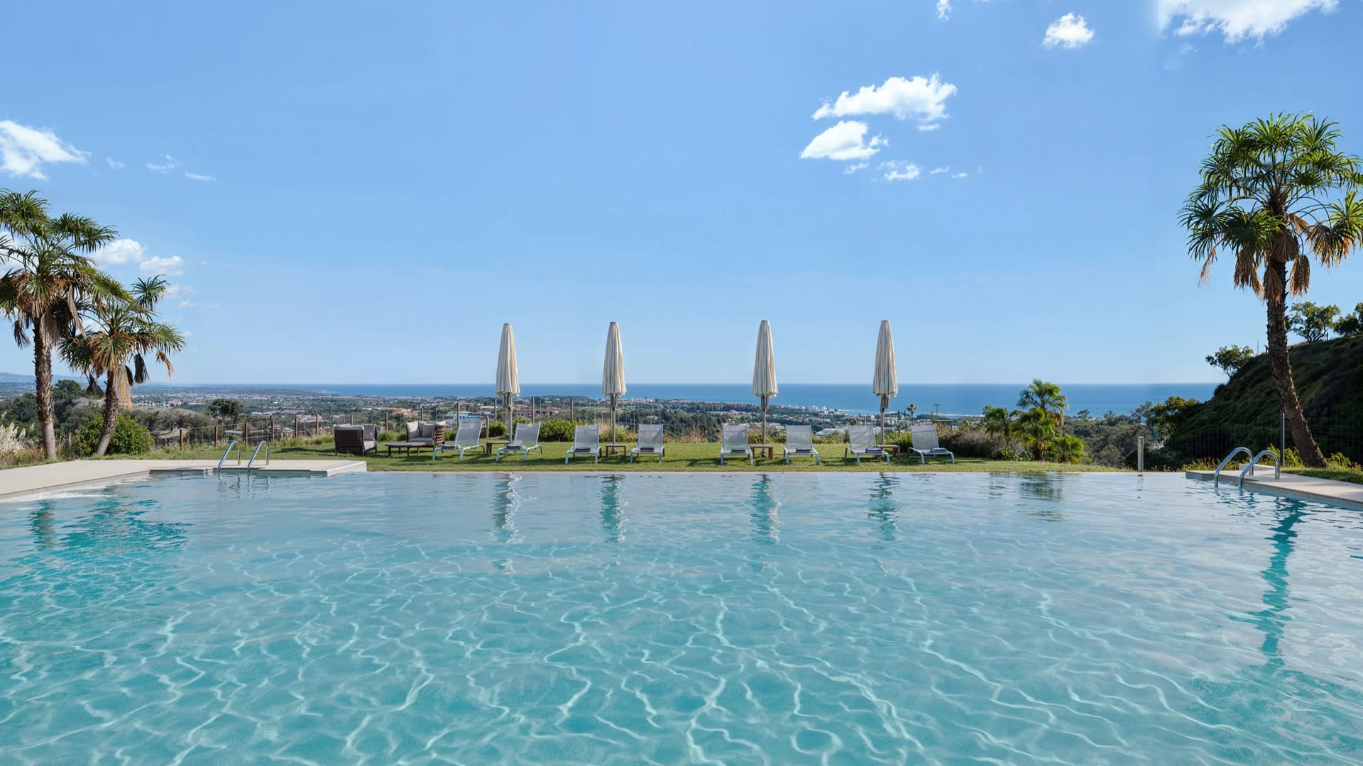 Thera I — two and three bedroom apartments in La Resina, Estepona (4 of 13)