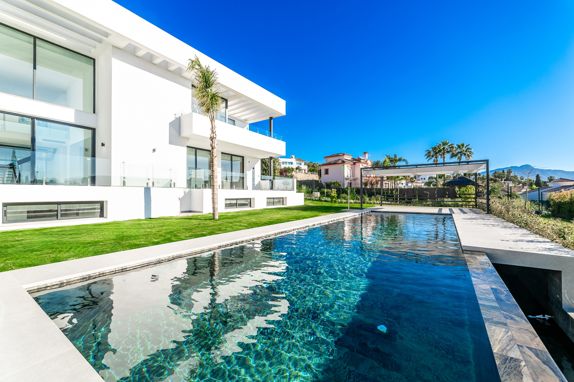 Villa Paradise — six bedroom villa in Paraíso Alto, Benahavís (1 of 9)