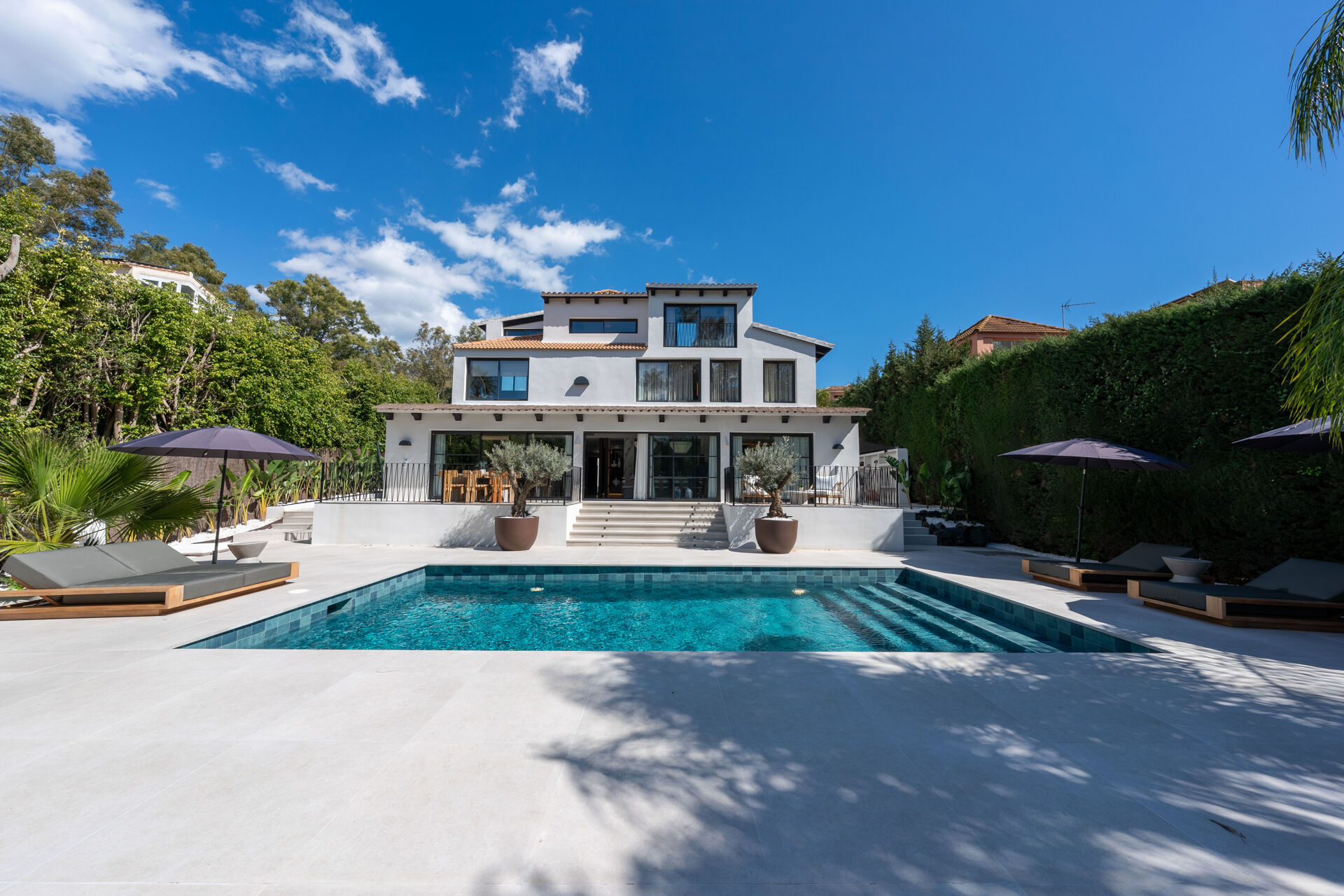 Villa Prado, Nueva Andalucía, Marbella, with its garden and pool