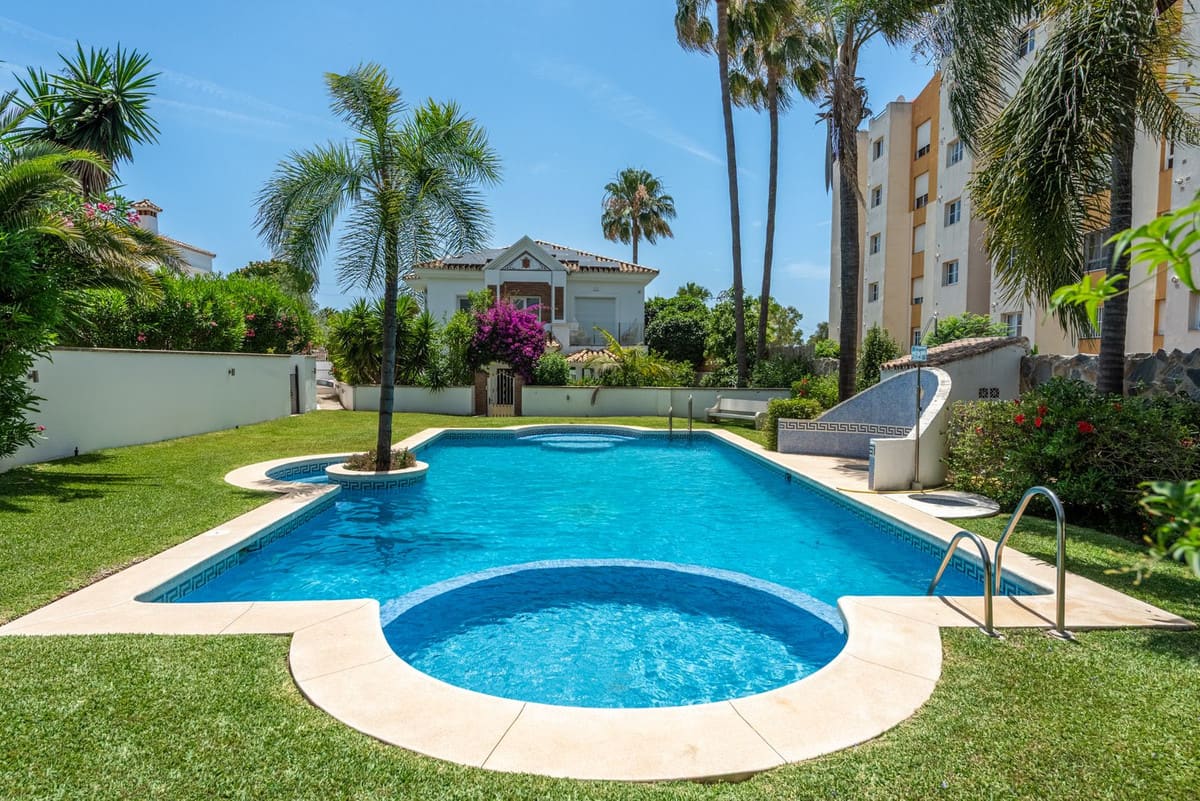 Villa Monte Biarritz, Estepona · Atalaya — photo 2 of 15